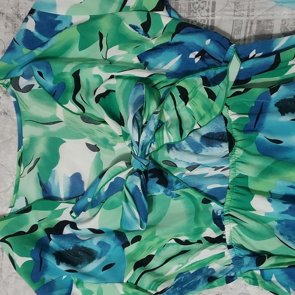 Floral Print Tie Front Dress - Picture 12 of 12